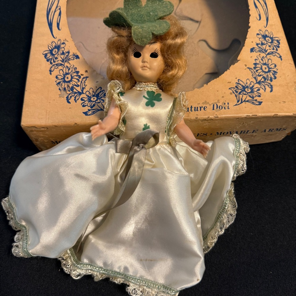 Vintage 1950s International Costume Doll Set w/ Boxes, Hong Kong, 5 Dolls - Picture 8 of 12